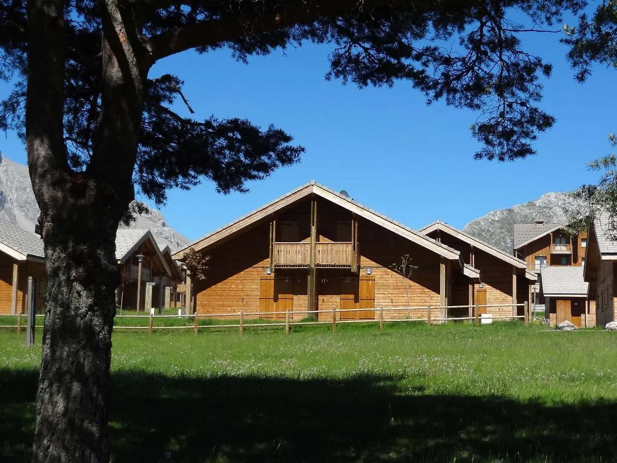 Chalet Mitoyen 3 Pieces 6 Pers. Avec Terrasse Et Piscine - Le Hameau Du Puy, Superdevoluy - Fr-1-504-493 France