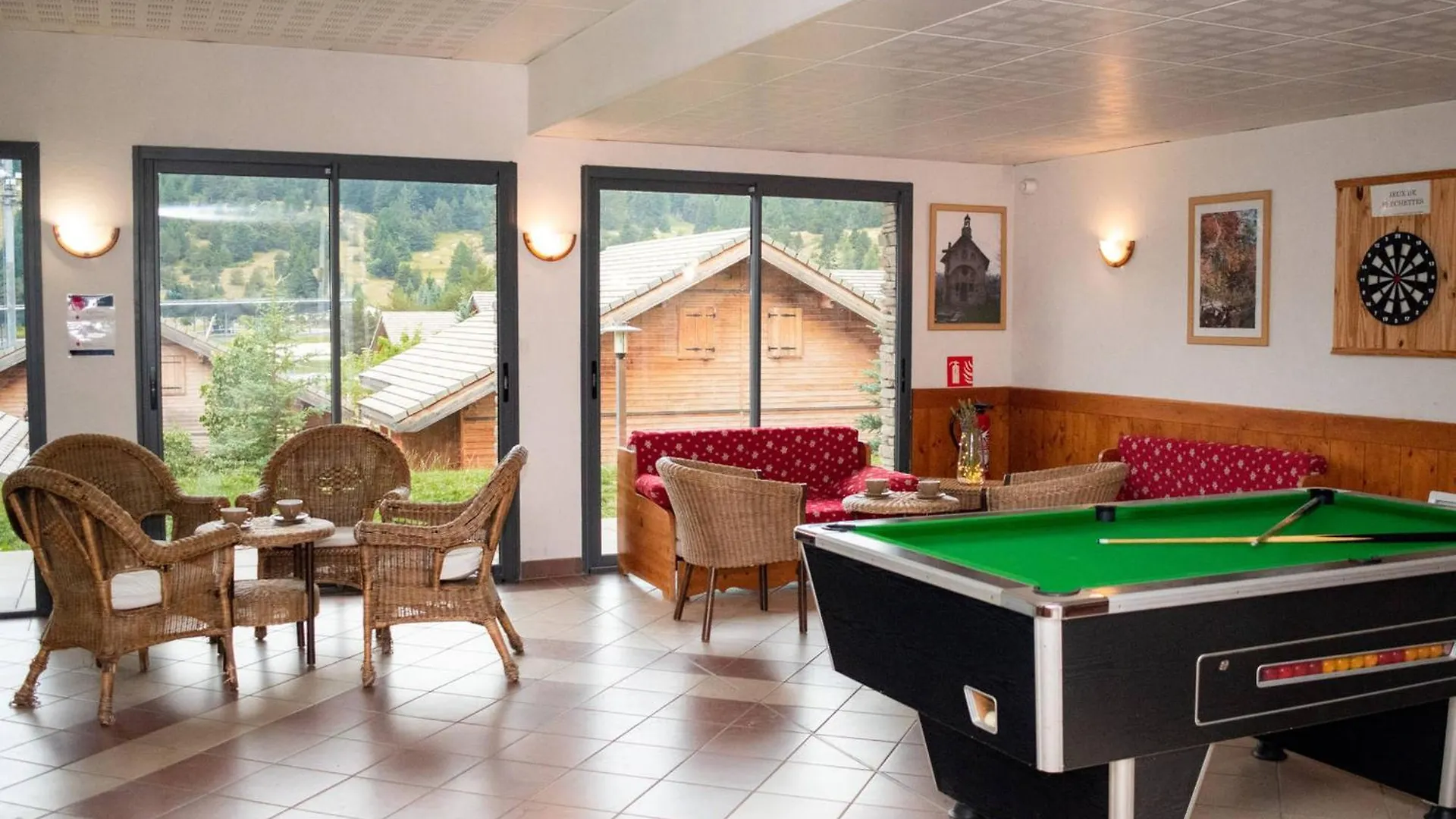 Chalet Mitoyen 3 Pieces 6 Pers. Avec Terrasse Et Piscine - Le Hameau Du Puy, Superdevoluy - Fr-1-504-493 0*,